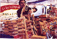 市場のパン屋