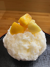 “桃のかき氷”